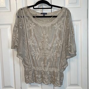 Democracy batwing style, cream colored lace and embroidered top. Size medium